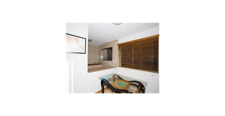 UNBEATABLE LOCATION! - Photo 3