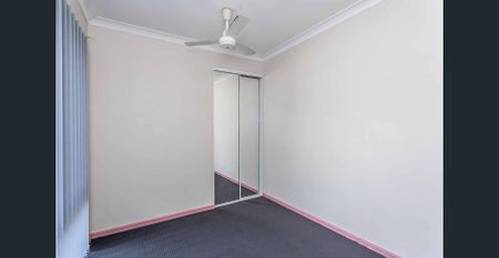 Spacious Family Home Opposite Reserve - Photo 4