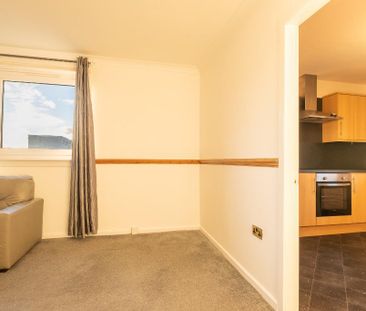 3 bedroom flat to rent - Photo 1