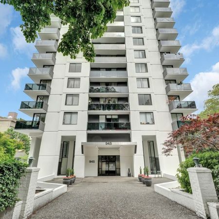 Governor’s Square - Photo 4