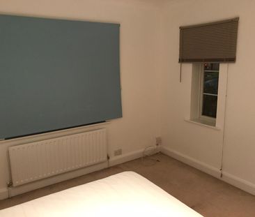 Five bedroom houseshare in Central Fleet Room 4 - Photo 6