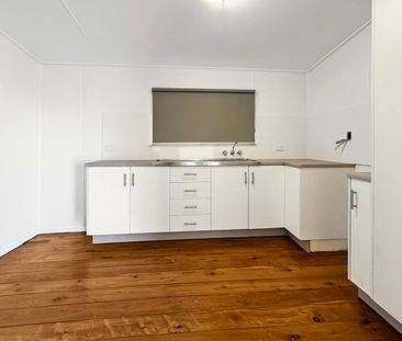 65 Hollingsworth Street, Kawana, Qld 4701 - Photo 3