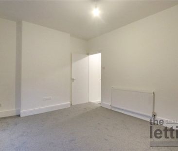 Wellington Avenue, London, N9 0RP - Photo 4