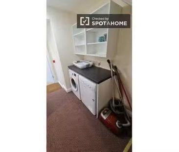 Private ensuite room in North Circular Road, Dublin - Photo 4