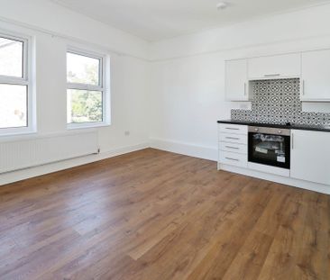 Victoria Road, Bebington - Photo 5