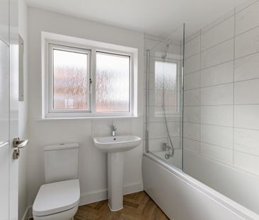 3 bedroom semi-detached house to rent - Photo 4