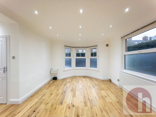 3 bedroom flat to rent - Photo 1
