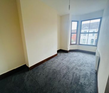 3 bedroom flat to rent - Photo 2