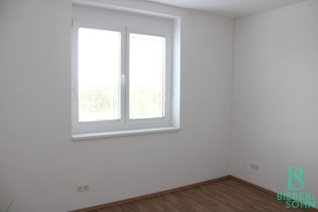 Moderne Familienwohnung mit Balkon - Photo 3