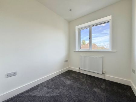 3 bedroom semi-detached house to rent - Photo 5