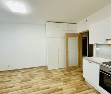Pronájem bytu 1+kk a garsoniéry 29 m², Oty Bubeníčka , Praha Uhříněves - Photo 1