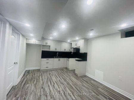 Detached Home For Lease | E8120592 - Photo 4