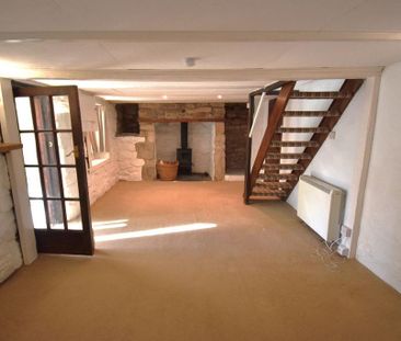 2 bedroom cottage to rent - Photo 1