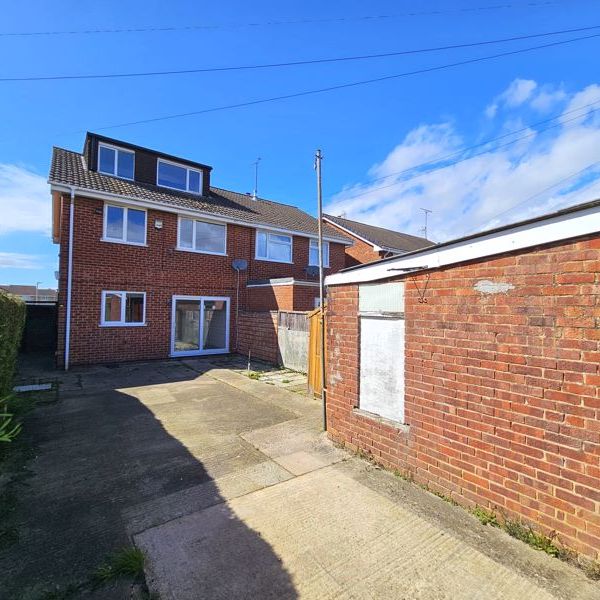 Gifford Close, Gloucester - Photo 1