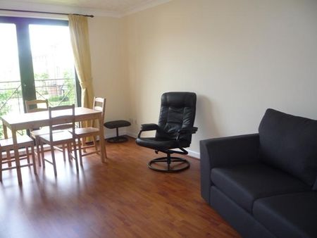 2 bedroom flat to rent - Photo 4