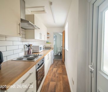 4 bed shared student property near the University of York Bedroom 2 - Photo 2