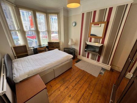 5 bedroom terraced house to rent - Photo 3