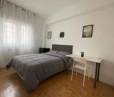 Paseo de la Castellana, Madrid, Community of Madrid - Photo 6