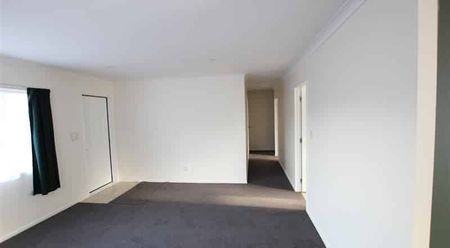 4 bedroom tidy home - Photo 4