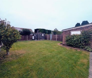 3 bedroom semi-detached house to rent - Photo 2