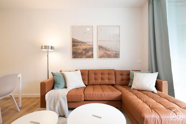 2-Bedroom Apartment with Communal Pool and Terrace Overlooking Badalona Marina - Photo 1