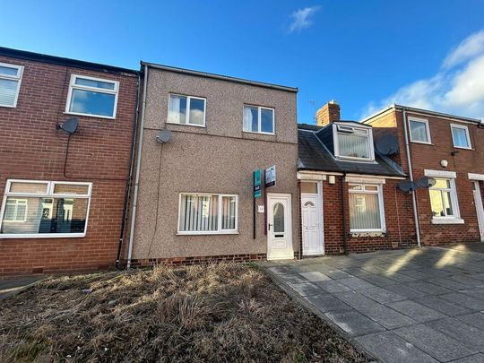 3 bedroom terraced house to rent - Photo 1