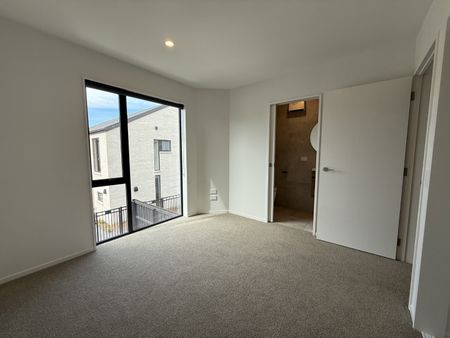 Unit 4, 86 Holly Road, St. Albans, Christchurch - Photo 5