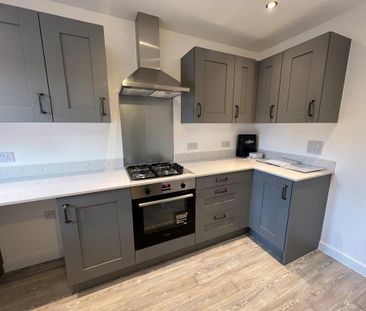 2 bedroom semi-detached house to rent - Photo 5