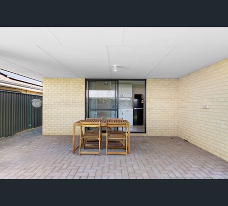 16 Lomond Crescent, Wandi, WA 6167 - Photo 3