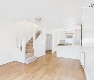 2 bedroom terraced house to rent - Photo 2