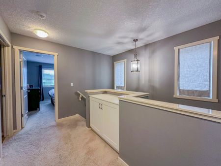 Family Living In Evanston – Steps From Schools, Parks & Shopping - Photo 5