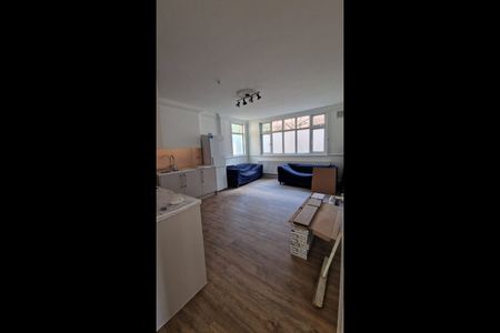 3 Bed Flat, Havelock Road, CR0 - Photo 3
