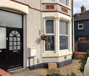 Rockpoint Avenue, Wallasey, CH45 - Photo 5