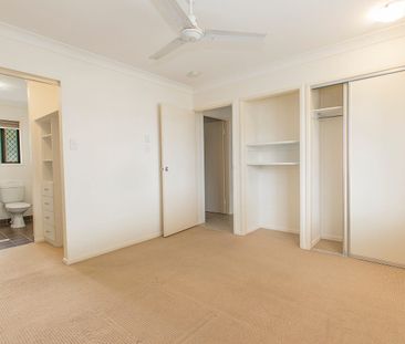 Family Home On Fitzgerald! - Photo 3