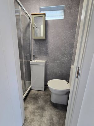 Studio Flat, Hither Green Lane, SE13 - Photo 1