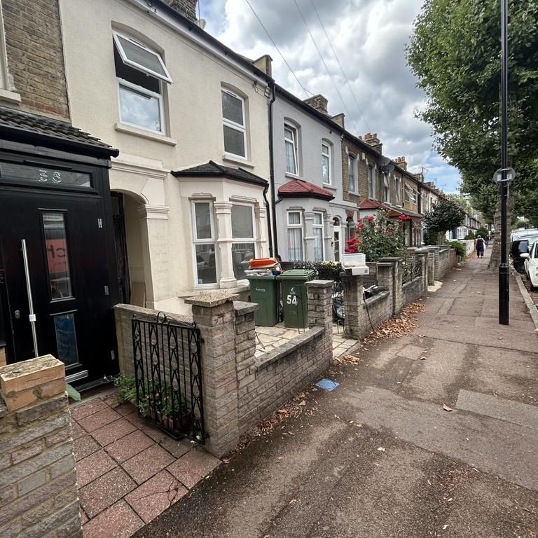 3 bedroom terraced house to rent - Photo 1