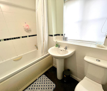 3 bedroom semi-detached house to rent - Photo 4