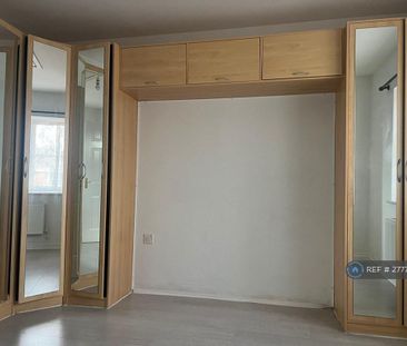 5 bedroom semi-detached house to rent - Photo 3