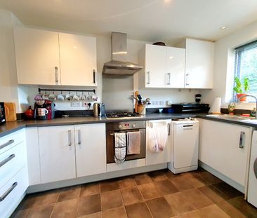 2 bedroom terraced house to rent - Photo 2
