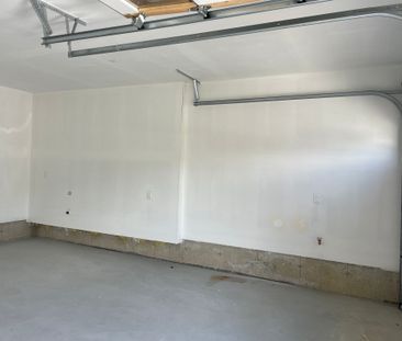 For Lease - 31 Dolomite Drive, Brampton, Ontario - Photo 5