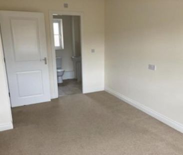 Available 2 Bed Apartment - Photo 6