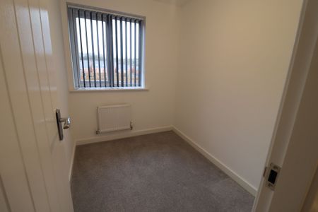 3 Bedroom Semi-detached House To Rent - Photo 4