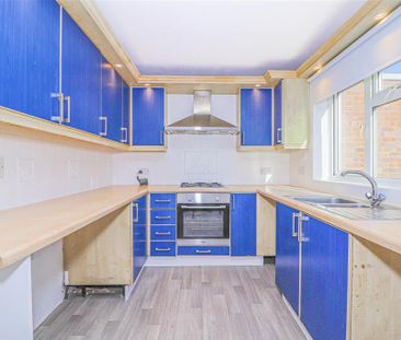 3 bedroom terraced house to rent - Photo 4