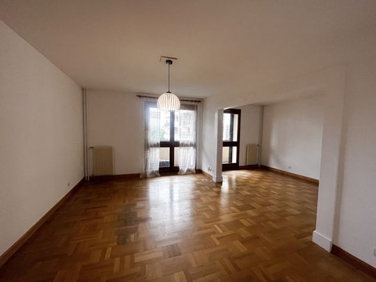 Appartement type 5 de 95 m2 avec balcon et cave + parking résidence. - Photo 1