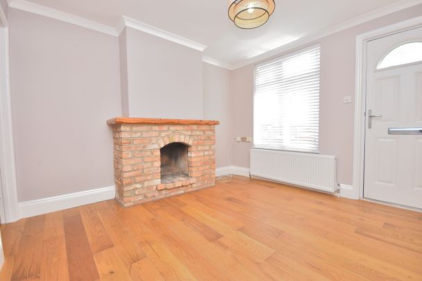 2 bedroom mid terraced house to rent, - Photo 1