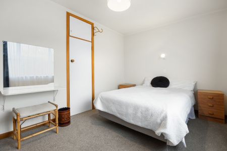 Signed up on a 12 month fixed term and get your first weeks rent free! - Photo 3