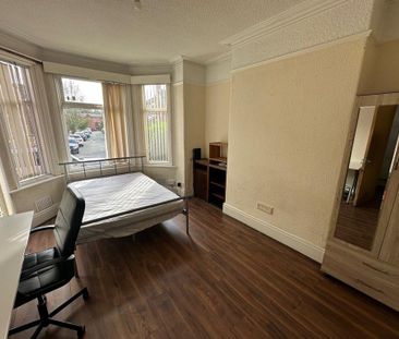 4 bedroom terraced house to rent - Photo 3
