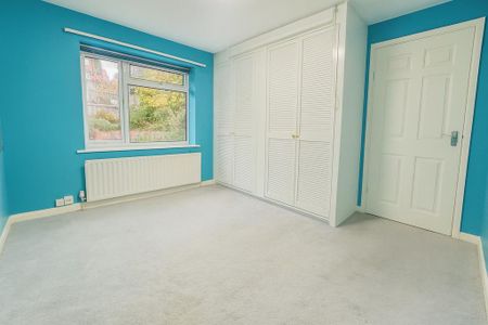 4 bedroom semi-detached house to rent - Photo 5