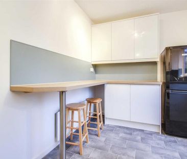 2 bedroom semi-detached house to rent - Photo 6