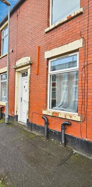 2 bedroom end of terrace house to rent - Photo 1